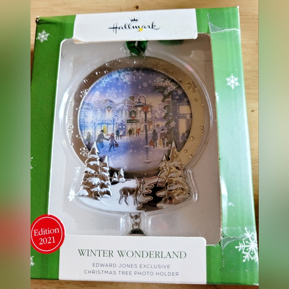 Hallmark Winter Wonderland Silver Ornament.  Edition 2021.